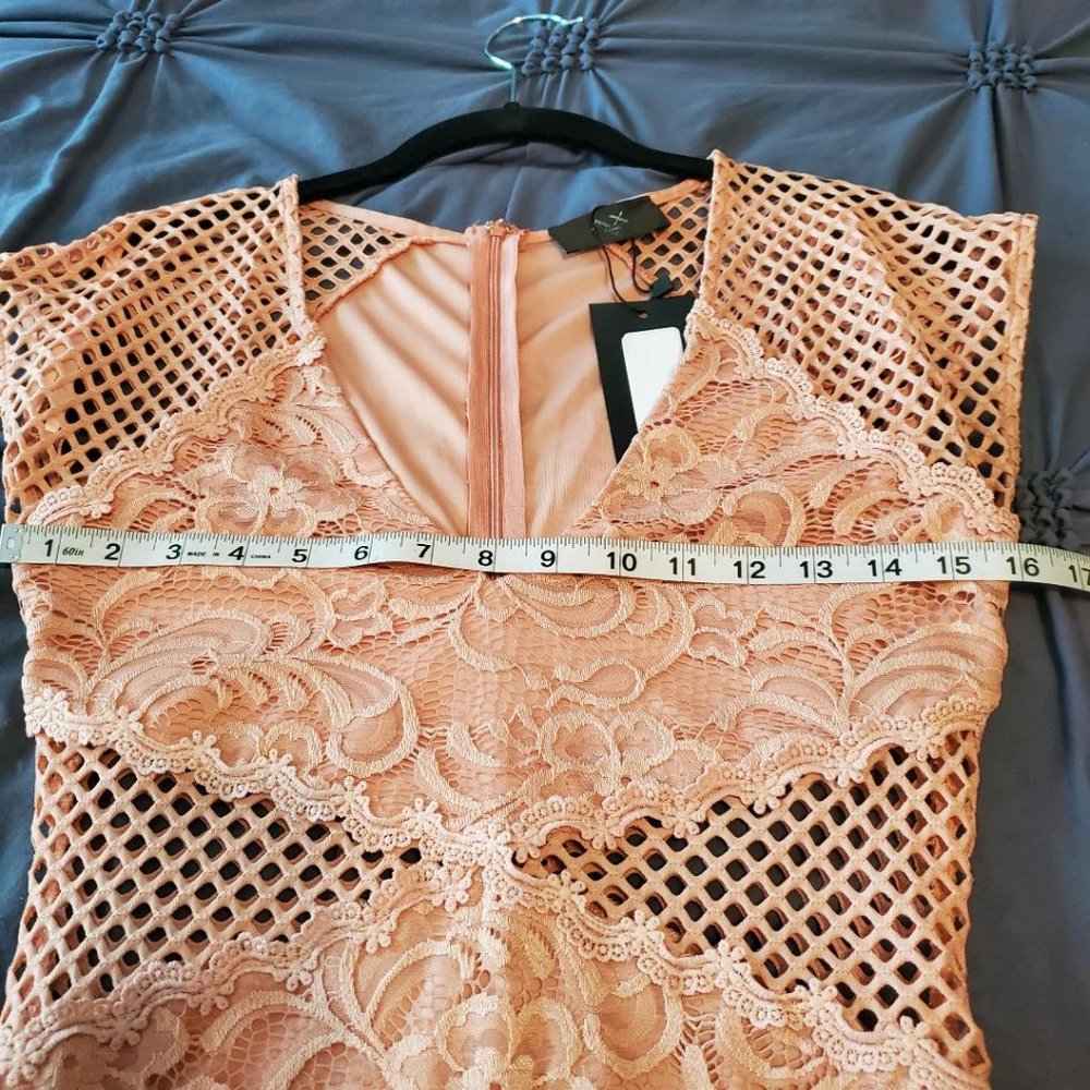 AX Paris Women’s blush v-neck mesh lace bodycon midi dress - Picture 4 of 9